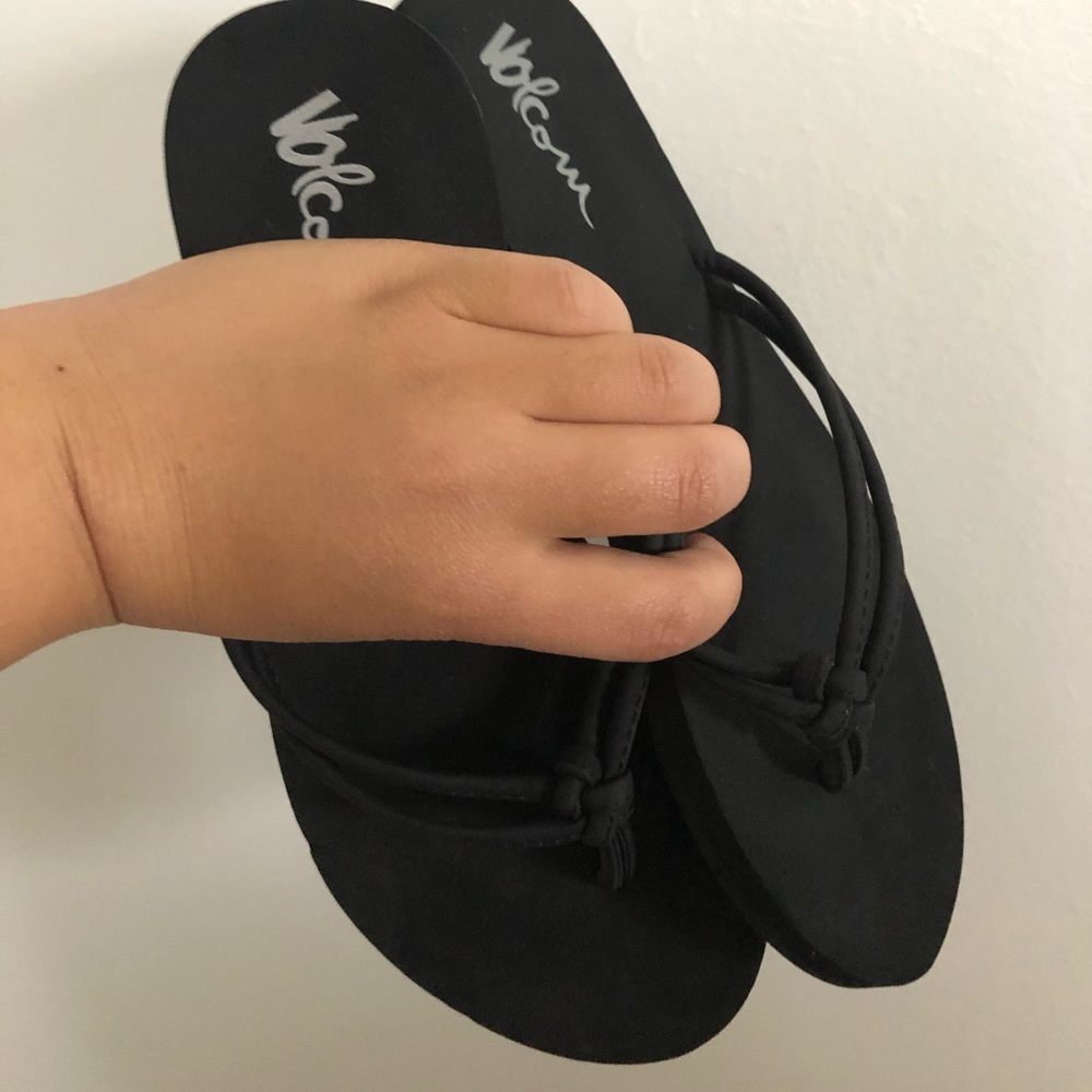 Volcom Black Beach Summer Braided Slippers 🏖